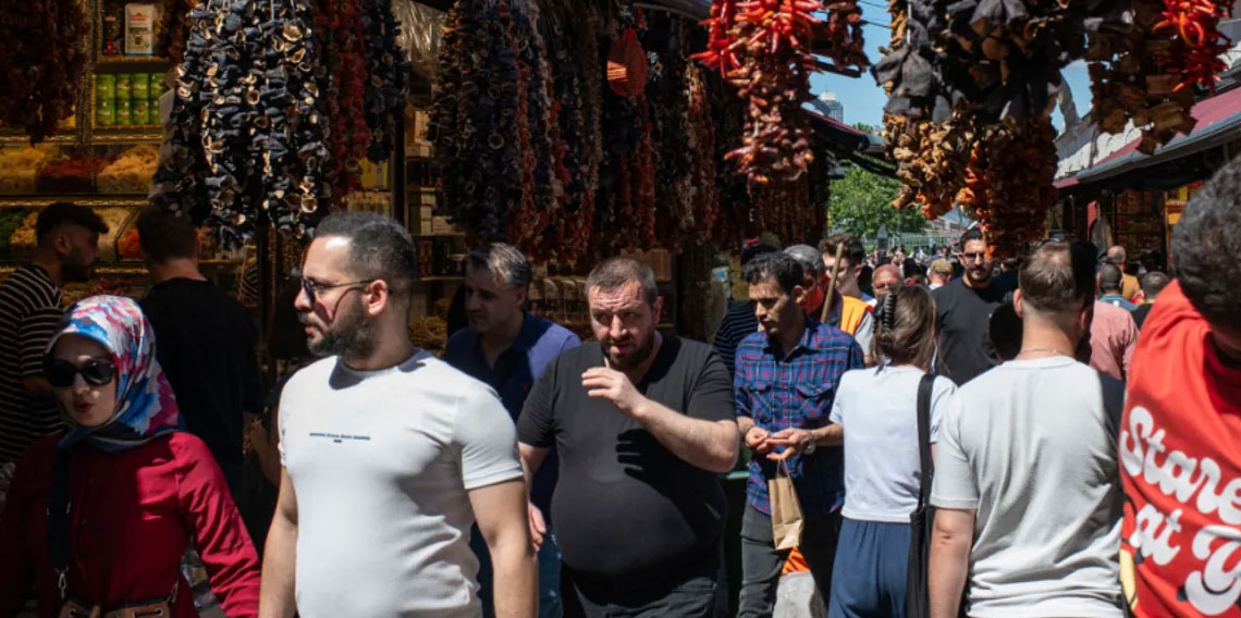 Enflasyon rakamları açıklandı: Nisan’da haberleşme ve lokanta fiyatları uçtu!