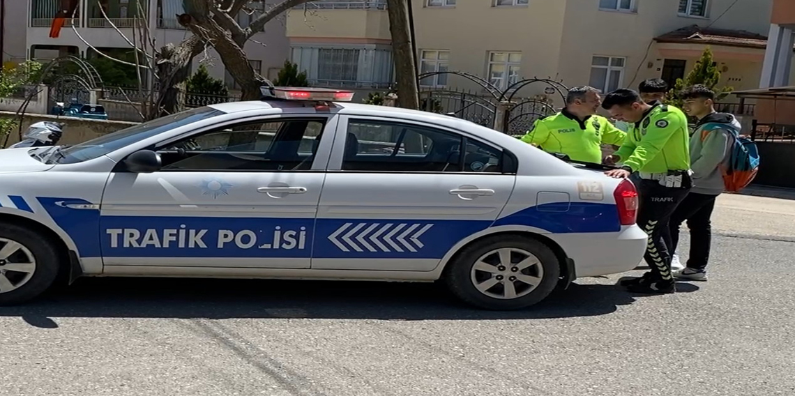 Zile’de kasksız ve belgesiz motosiklet kullananlara ceza yağdı