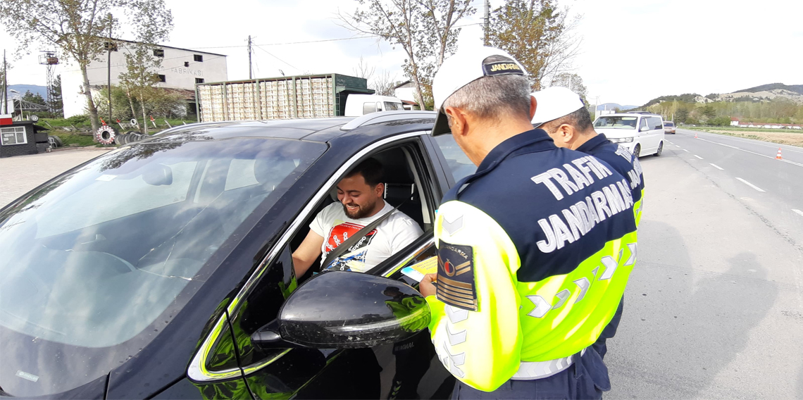  Jandarma sürücülere güvenli yolculuğu anlattı