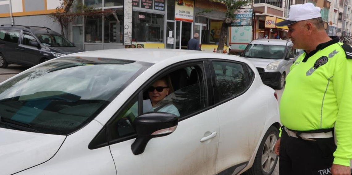 Samsun'da polislerden hayat kurtaran trafik bilgilendirmesi