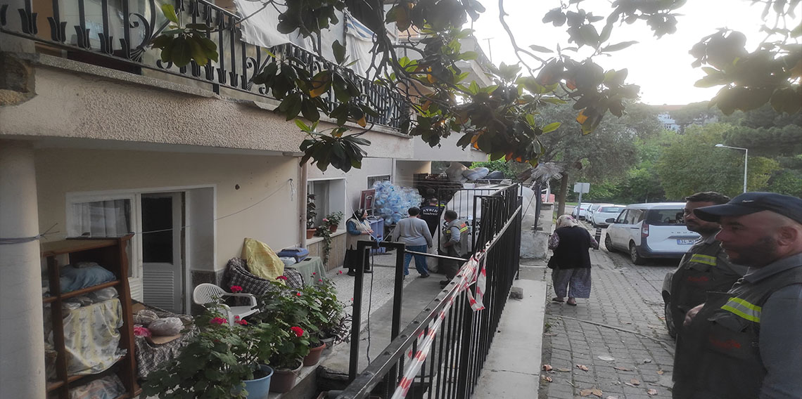 Ocakta unutulan yemek yangın paniğine neden oldu