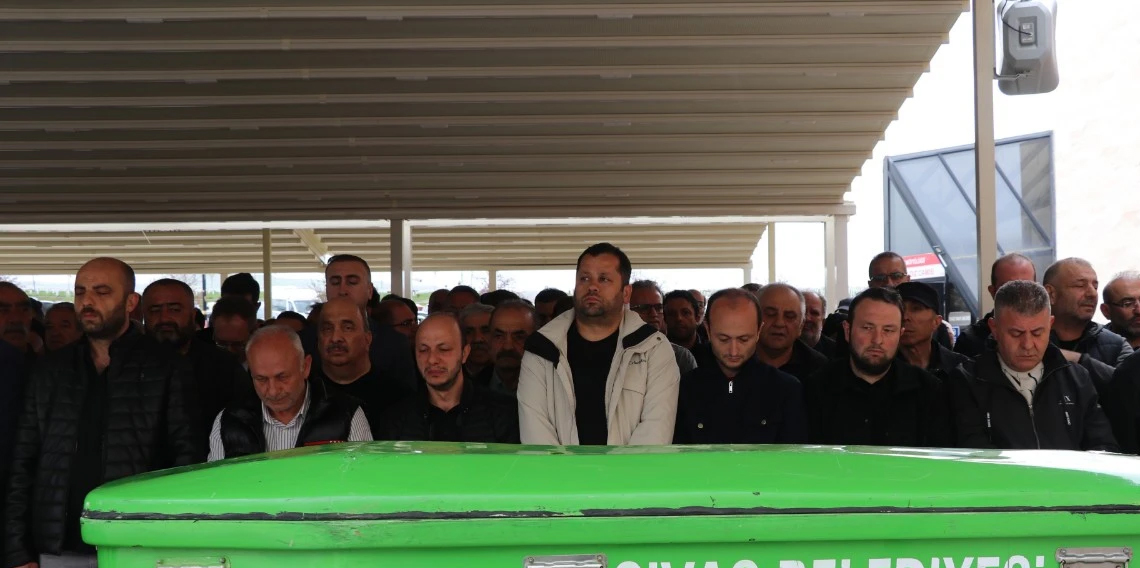 Metrobüs kazasında hayatını kaybeden Ebru Heper defnedildi