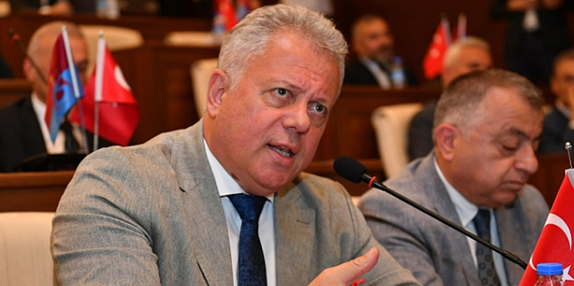 Zorlu'nun Afiş Tepkisine Genç'ten Cevap! Kanıt Varsa Getirin