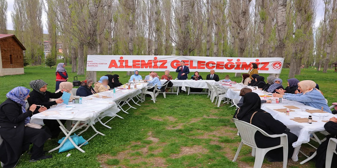 Vali Eldivan, şehit, gazi ve koruyucu aile anneleriyle bir araya geldi
