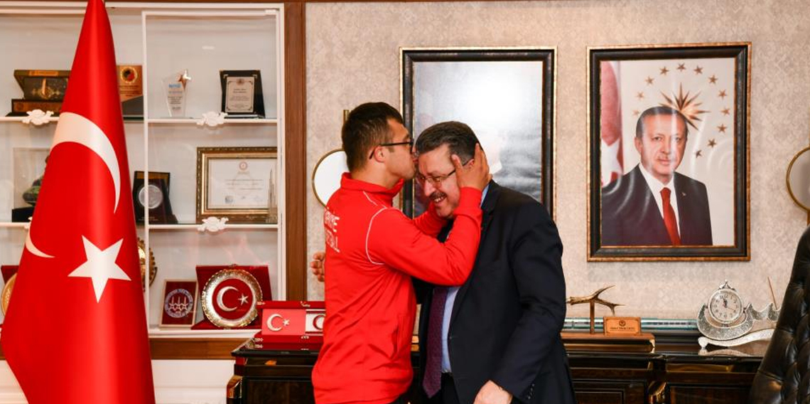 Başkan Genç’ten down sendromlu milli sporculara destek
