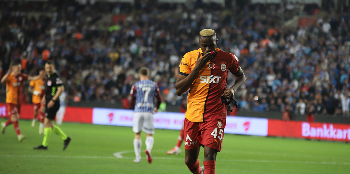 Victor Osimhen, Galatasaray tarihine geçti