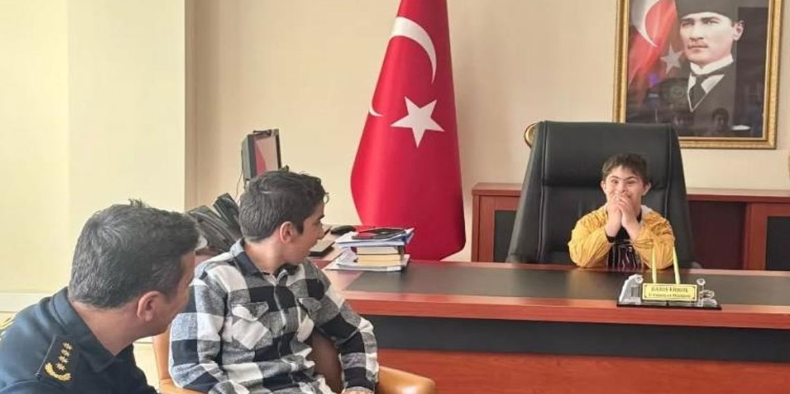 Bayburt İl Emniyet Müdürü Barış Erkol makam koltuğunu özel çocuklara devretti