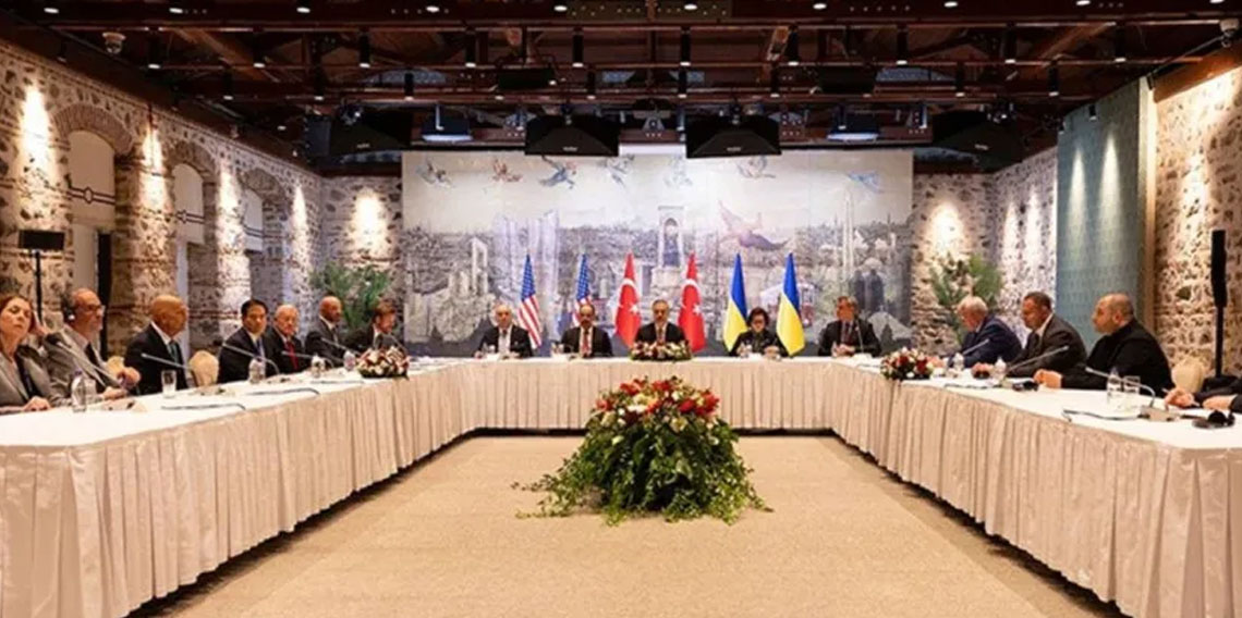 Barış masasında kritik gün: Heyetler Dolmabahçe'de... Üçlü toplantı başladı