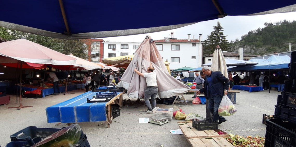  Aniden bastıran fırtına hayatı olumsuz etkiledi