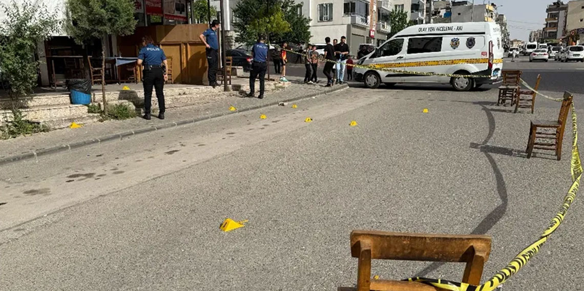 Gaziantep'te kıraathanenin önünde oturan gence silahlı saldırı