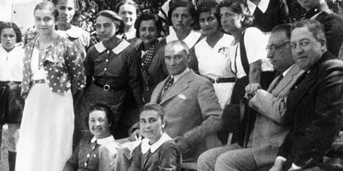 Atatürk’ün katıldığı son 19 Mayıs kutlaması: Alkış tufanı ve tarihi anlar