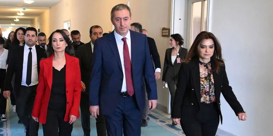 DEM Parti heyeti siyasi parti turuna çıktı