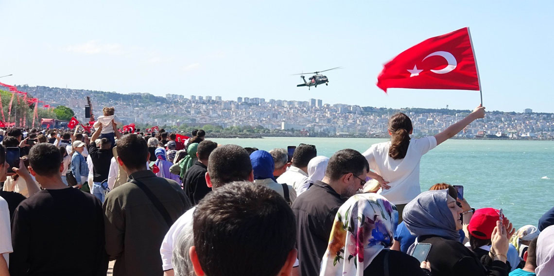 Jandarmadan nefes kesen hava gösterileri