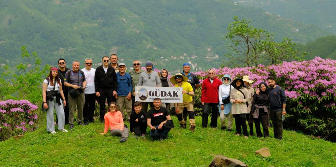 Gümüşhaneli dağcılardan Sis Dağı'na yürüyüş