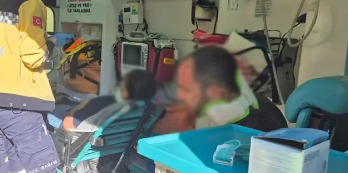 Trabzon'da iki araç kafa kafaya çarpıştı! 3 yaralı var