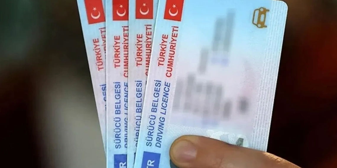 Ehliyet artık tarih oldu, trafikte yeni dönem başlıyor! Sürücüler buna dikkat