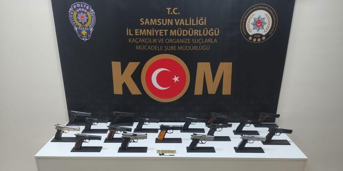 Polis araca zulalanmış 17 tabanca ele geçirdi