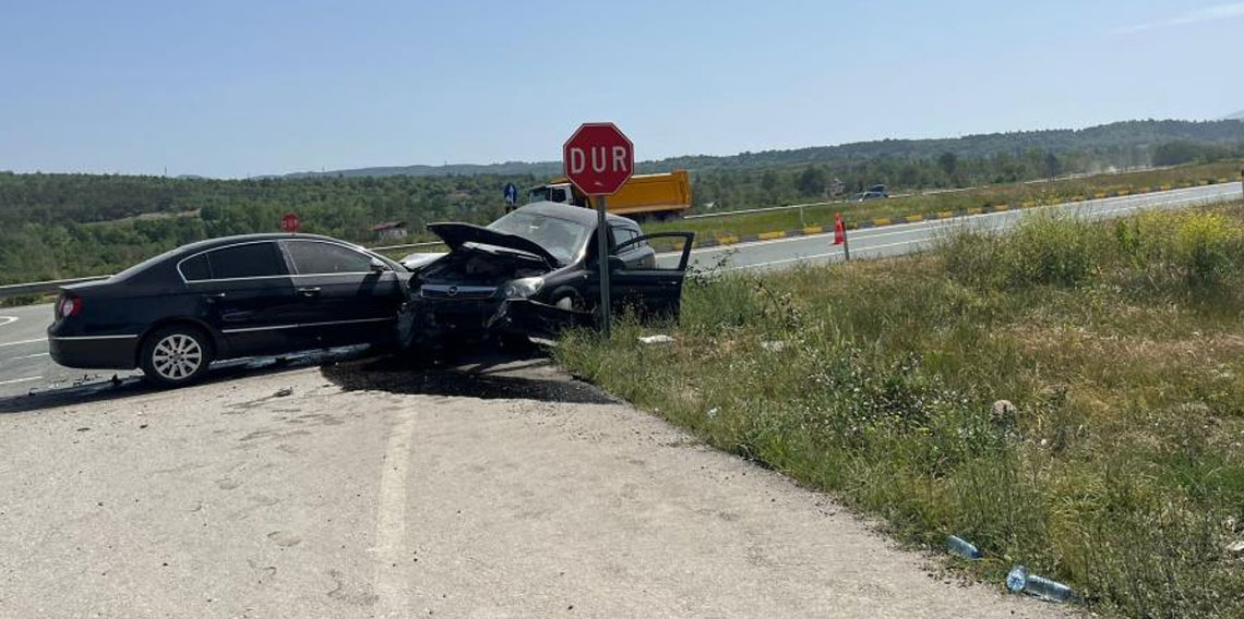 Kastamonu'da iki otomobil çarpıştı: 4 yaralı