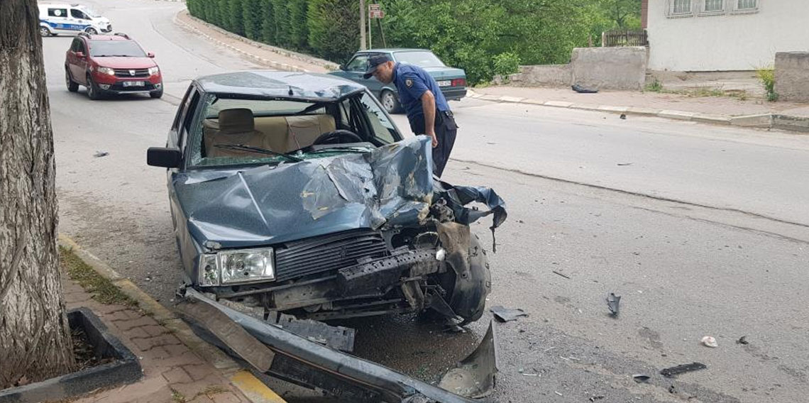 Safranbolu'da otomobille motosiklet çarpıştı: 3 yaralı