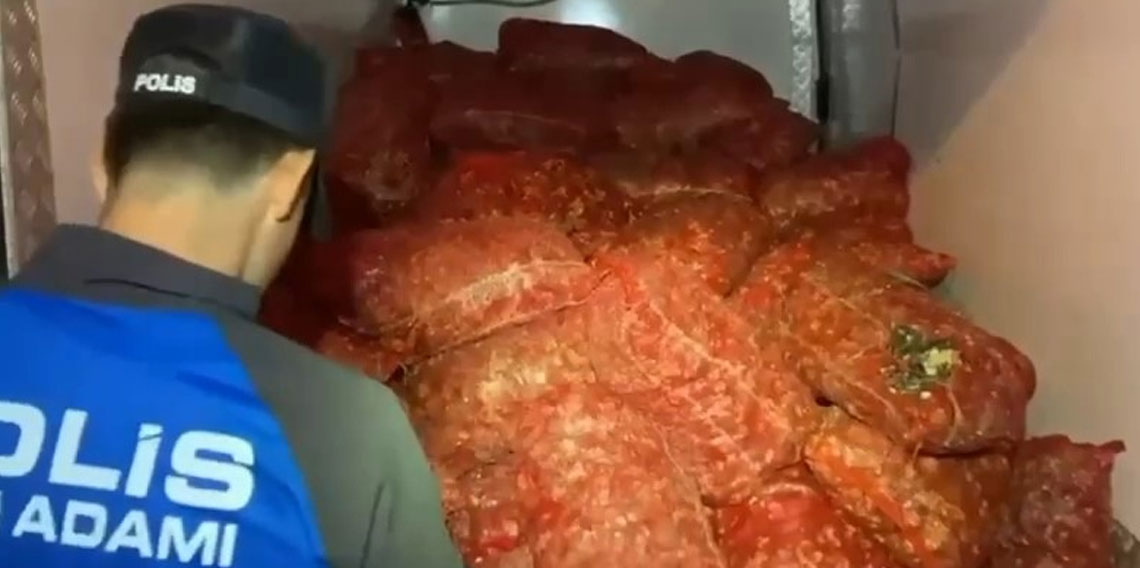 Samsun'da 2 ton 900 kilo kaçak midye ele geçirildi