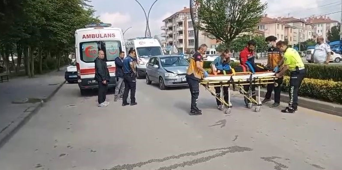 Bolu’da yolun karşısına geçmeye çalışan anne ve kızına otomobil çarptı: 2 yaralı