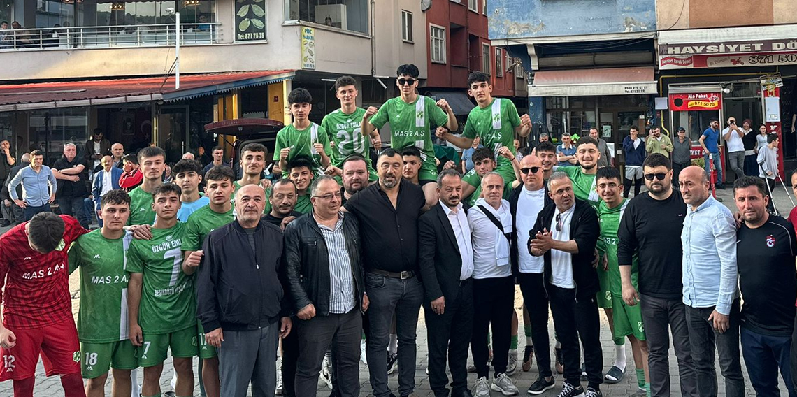 Beşikdüzü Yeşilköyspor U18 Takımı Şampiyonluğa Ulaştı!