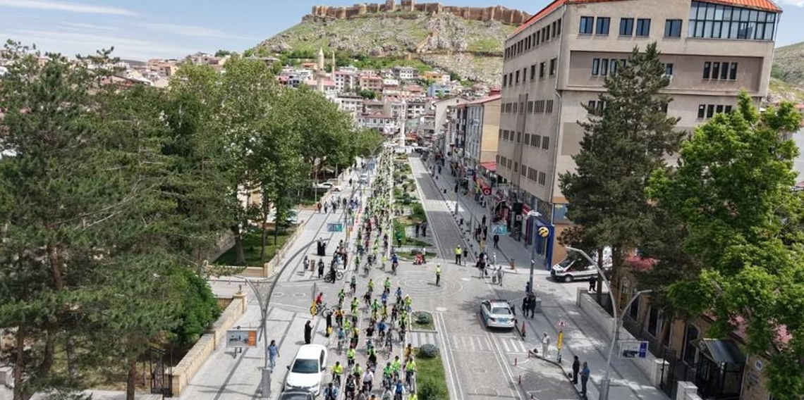 Bisikletliler, farkındalık için pedal çevirdi