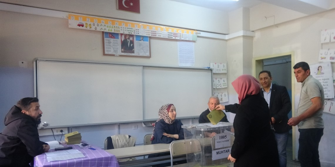 Seçim heyecanı: 3 ilde sandıklar kuruldu, oy verme işlemi başladı