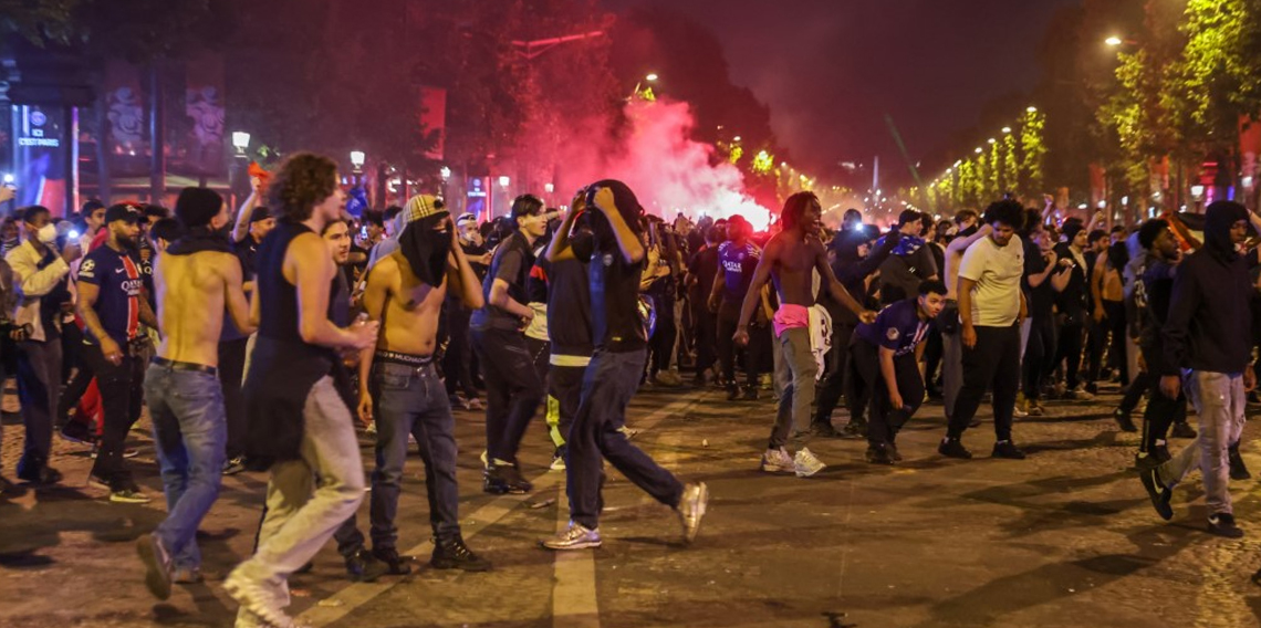 Fransa'da şampiyonluk faciası: 2 ölü, 559 gözaltı