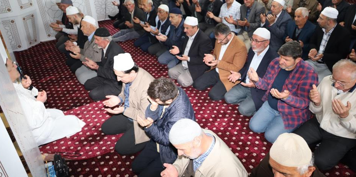 Bafra’da Hazreti Ömer Camii dualarla açıldı