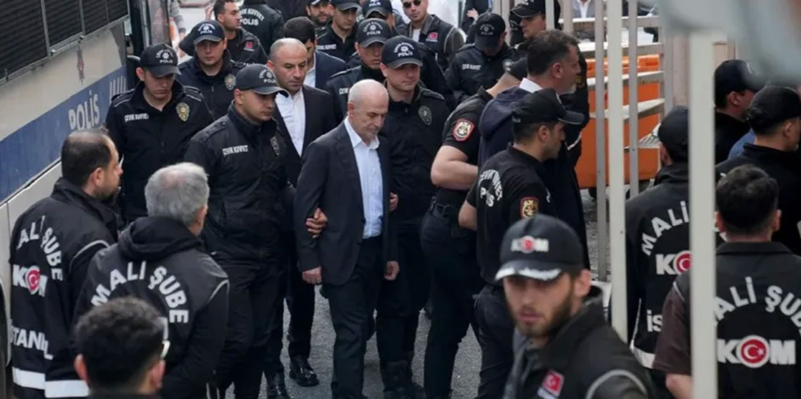 İstanbul'daki yolsuzluk soruşturmalarında gözaltına alınan 38 kişi adliyede