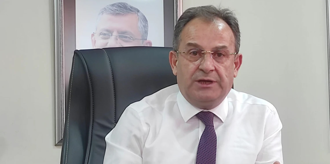 Mustafa Bak: 
