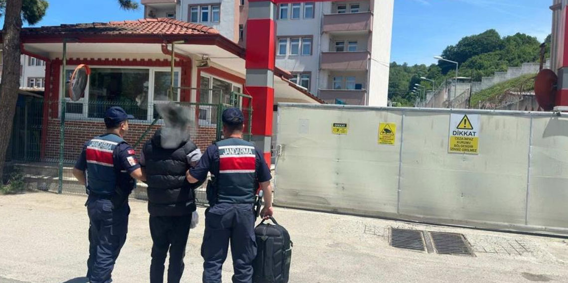 JASAT ekipleri aranan 4 kişiyi yakaladı!