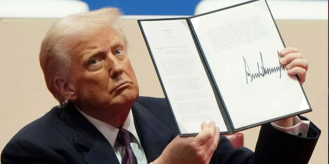 Trump 12 ülke vatandaşlarının ABD'ye girişini yasakladı