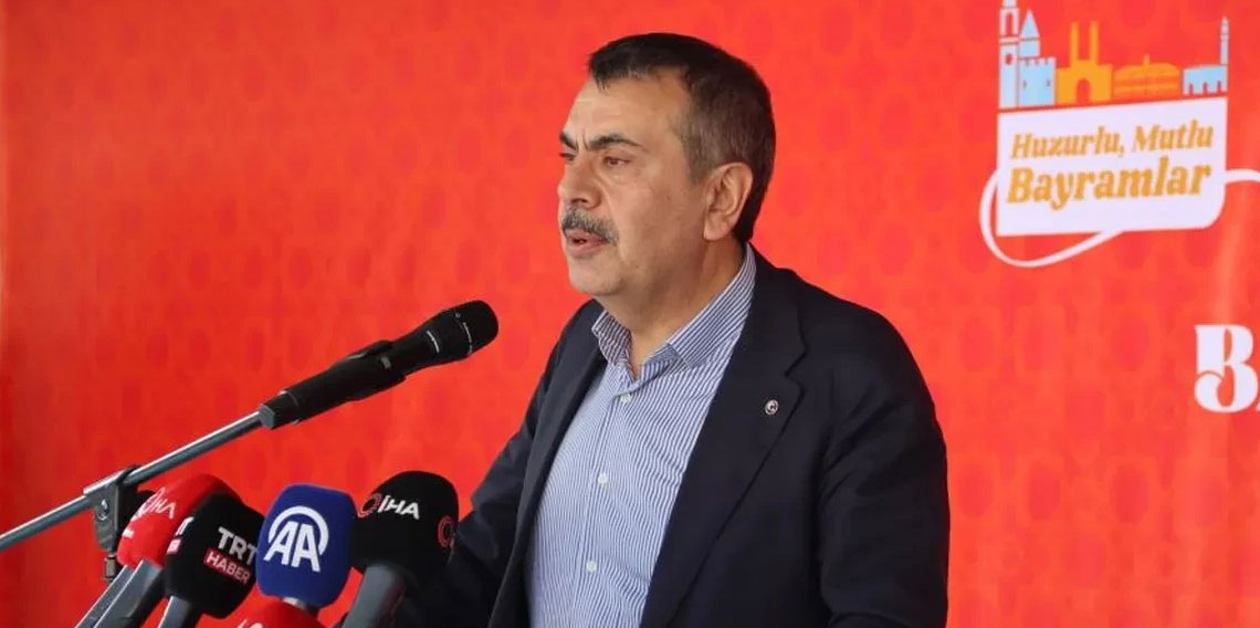 Tekin'den CHP'ye başörtüsü eleştirisi: Sadece laf kalabalığı