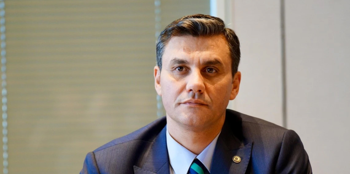 Manisa Büyükşehir Belediye Başkanı Ferdi Zeyrek elektrik çarpması sonucu hastaneye kaldırıldı