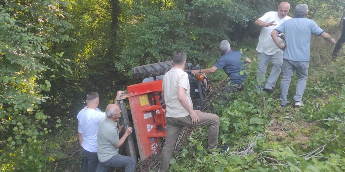 Kontrolden çıkan traktör devrildi: 1 yaralı