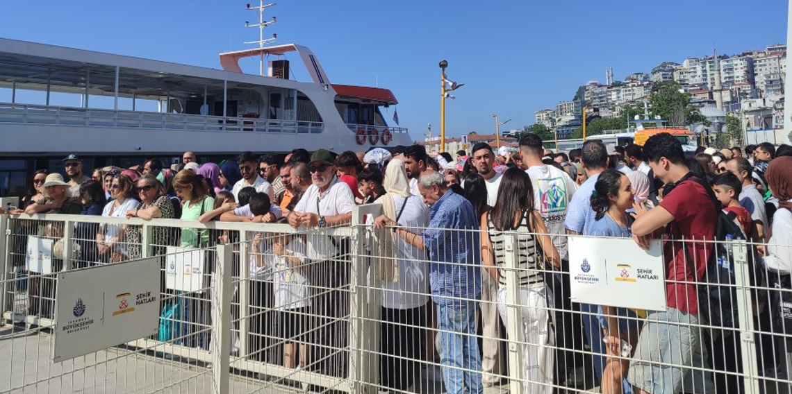 Bayramın son gününde Adalar İskelesi’nde yoğunluk oluştu