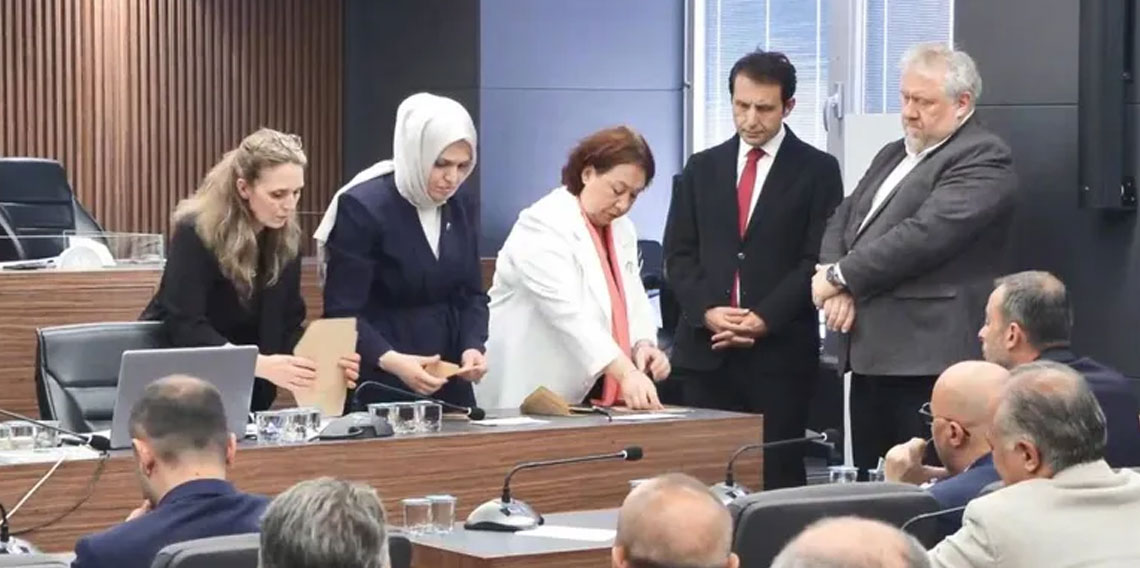İstanbul'un üç ilçesinde seçim günü: Gaziosmanpaşa Belediyesi AK Parti'ye geçti