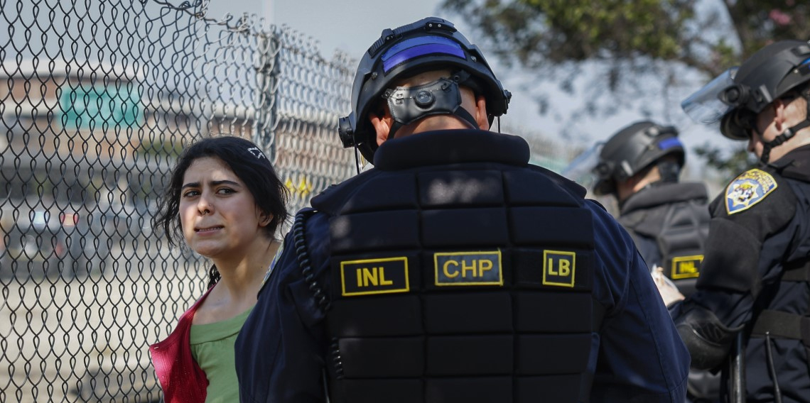 Los Angeles'ta kısmi sokağa çıkma yasağı ilan edildi