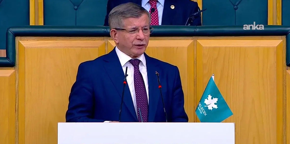 Ahmet Davutoğlu: Çıplak ayaklarımla yürümeye hazırım