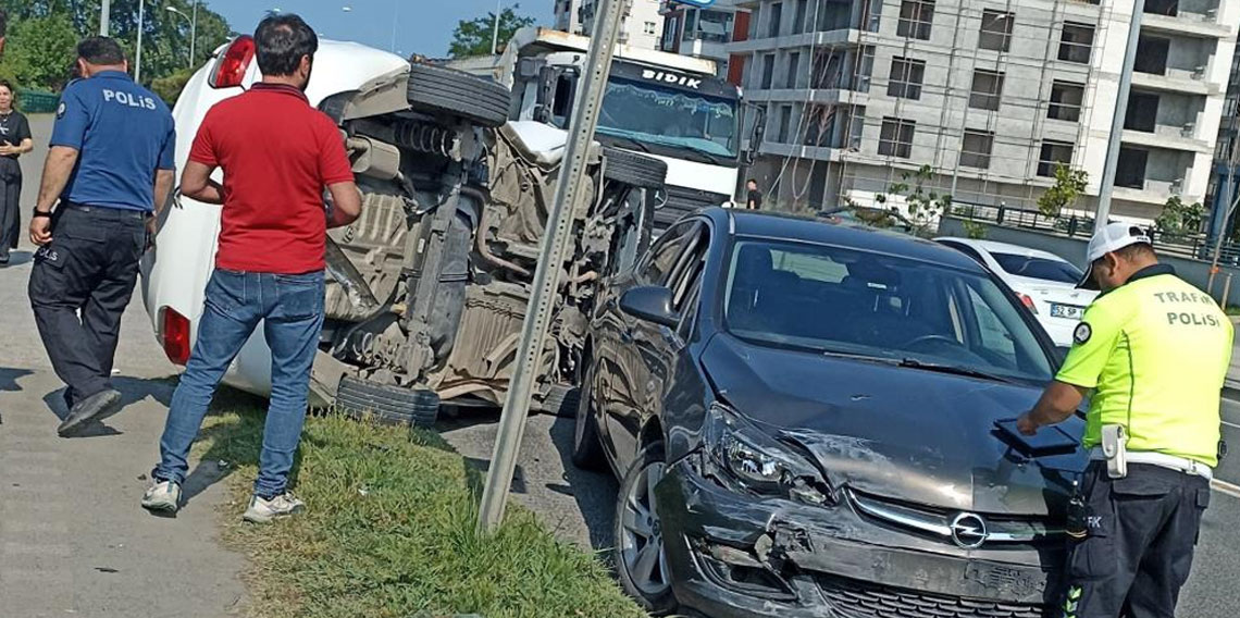 Ordu’da 2 otomobil çarpıştı, birisi takla attı
