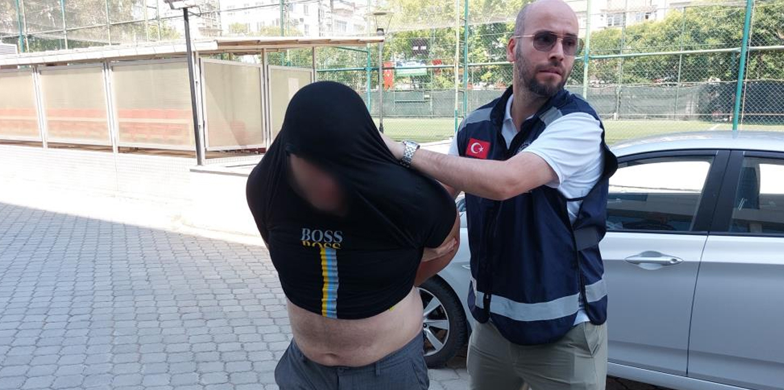 Samsun'da sitenin bahçesinden piknik masası çalan şahıs tutuklandı