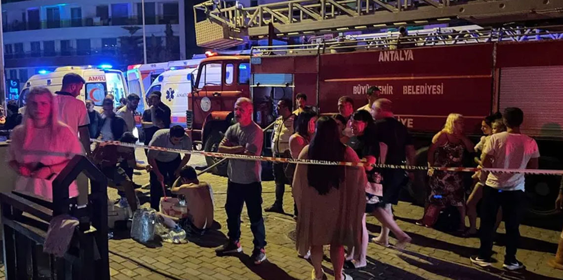 Alanya'da otel yangını: 622 turist tahliye edildi