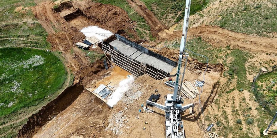Yukarı Dikmetaş köyünde taşkın kontrol inşaatı sürüyor