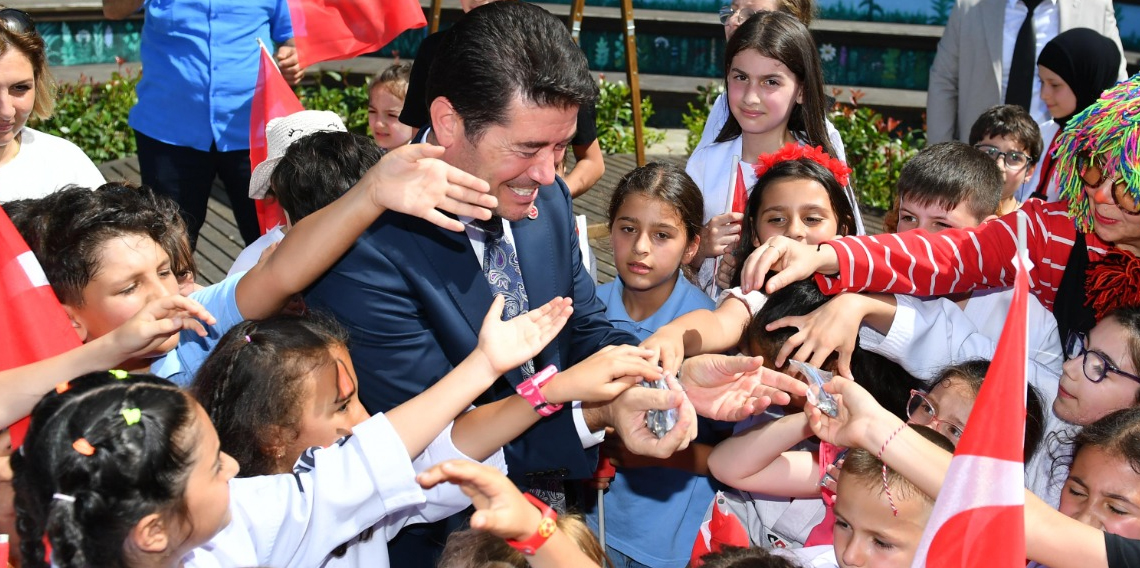 Ortahisar Belediyesi’nden Öğrencilere Karne Şenliği