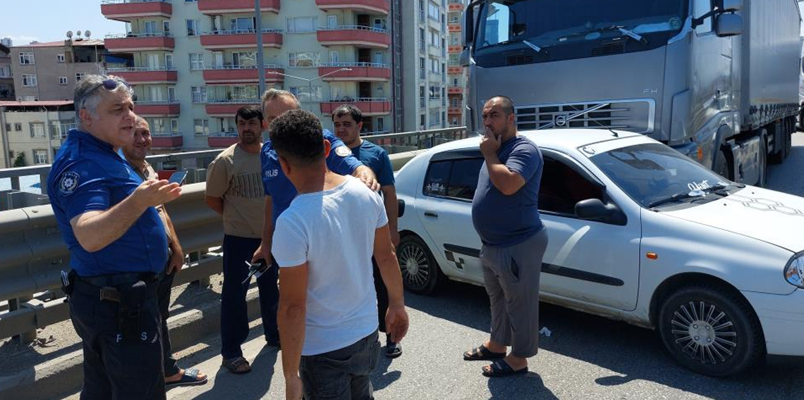 Samsun'da tır ile otomobil çarpıştı, 5 yaşındaki çocuk yaralandı