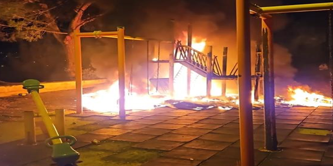 Amasya’da çocuk parkı alev alev yandı