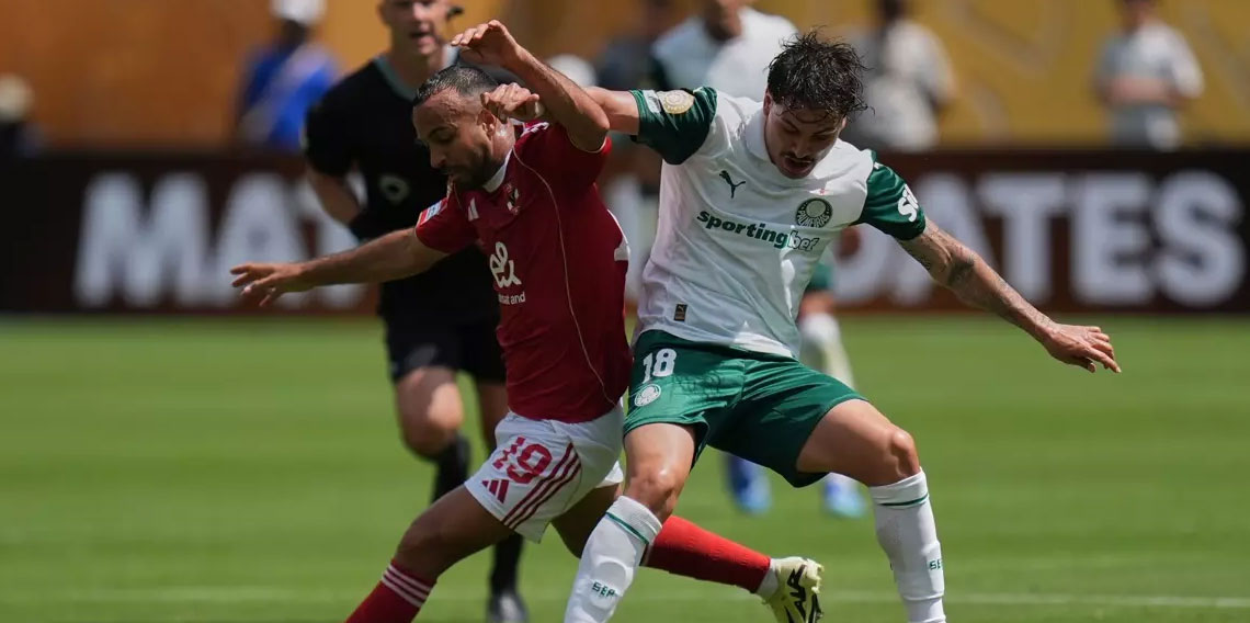 Palmeiras'a yıldırım bile engel olamadı!