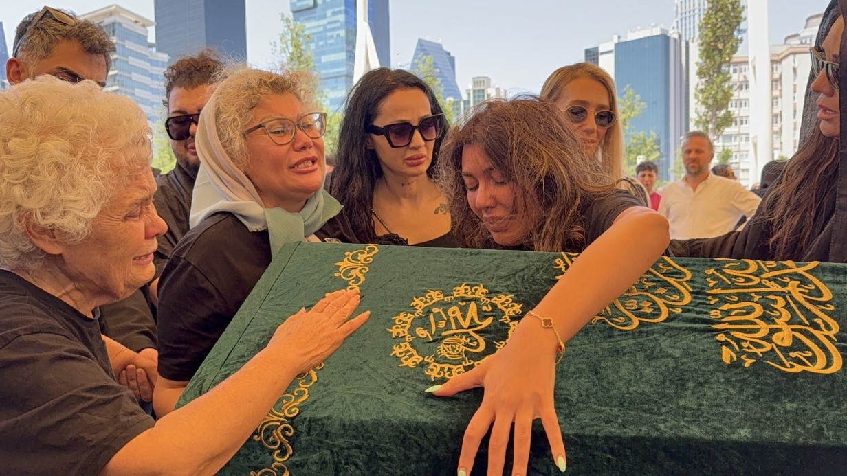 Sosyal fenomeni Nihal Candan son yolculuğuna uğurlandı